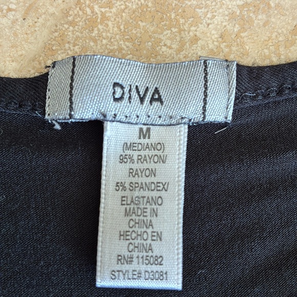 DIVA sleek & sassy sequined racer back tank tee  . M EUC - Picture 8 of 14